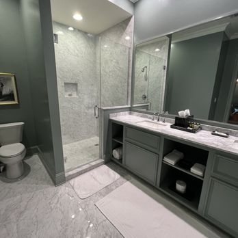 The St Francisville Inn — Bathroom