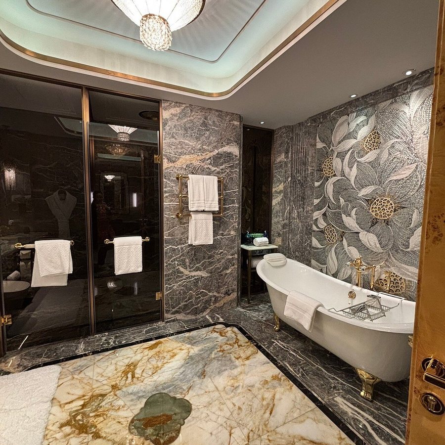 The St Regis On The Bund Shanghai — Bathroom