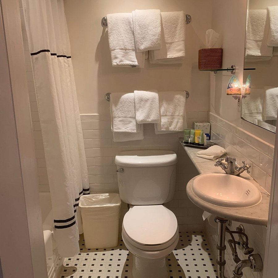 The Star Inn — Bathroom