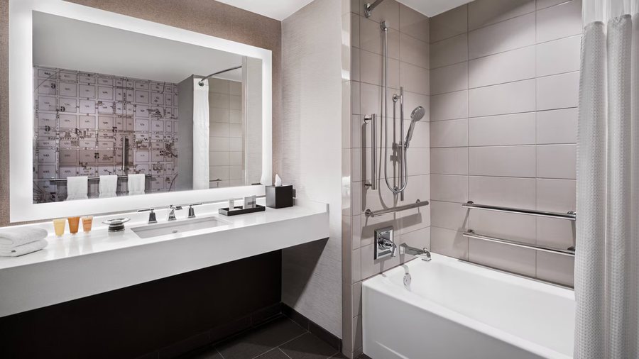 The StateView Hotel Autograph Collection — Bathroom