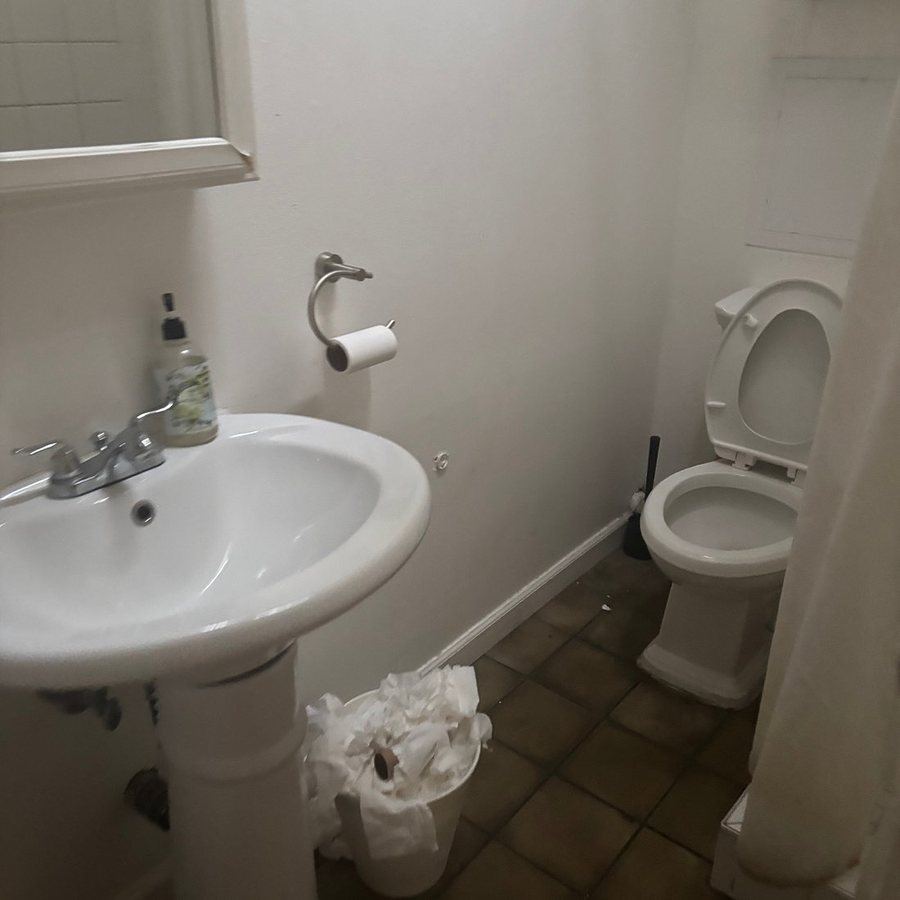 The Steady Los Angeles California — Bathroom
