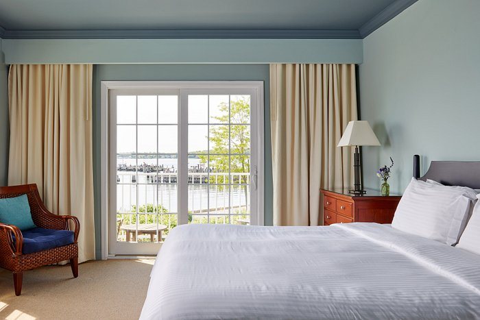 The Stirling House Waterfront Inn Greenport — Guest room