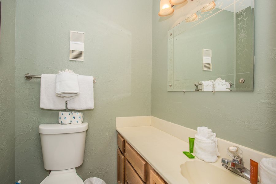 The Summit Of Gatlinburg — Bathroom