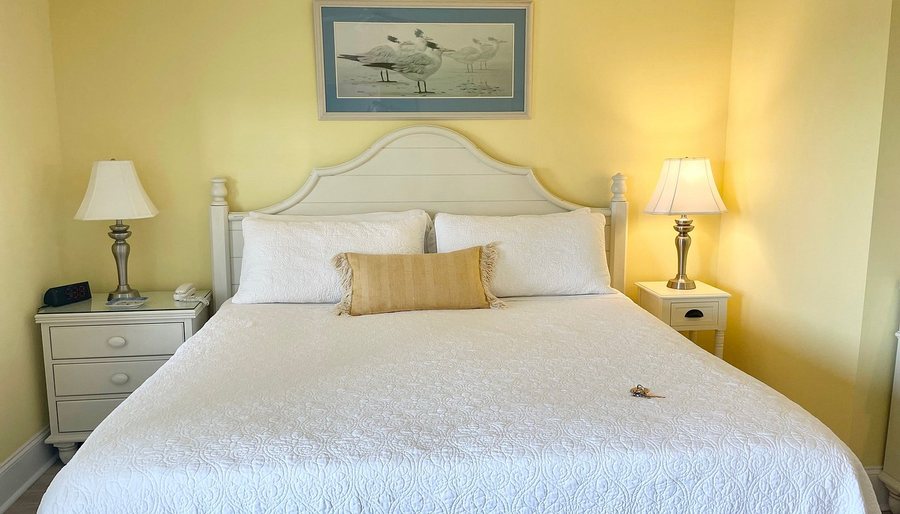 The Sunset Inn — Guest room