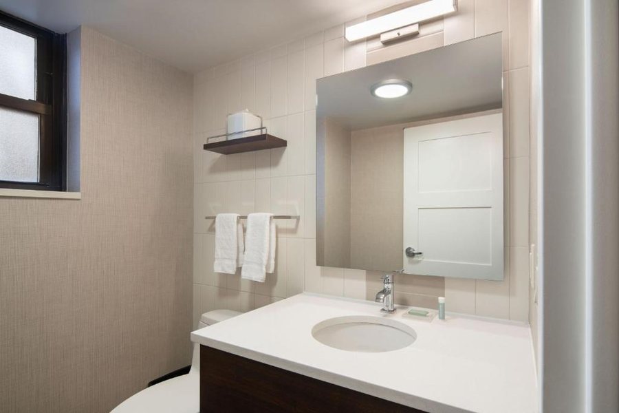 The Sutton Residence New York City New York — Bathroom