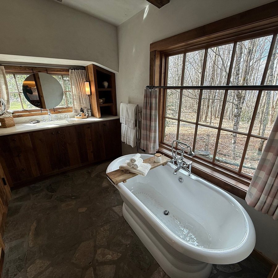 The Swag — Bathroom