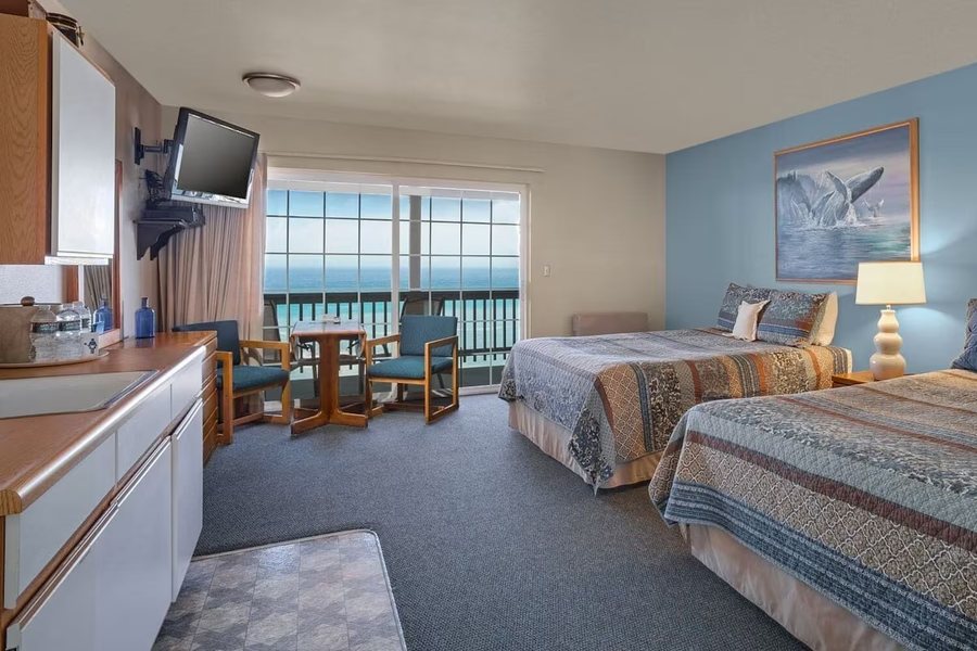 The Tides Inn of Shelter Cove — Guest room