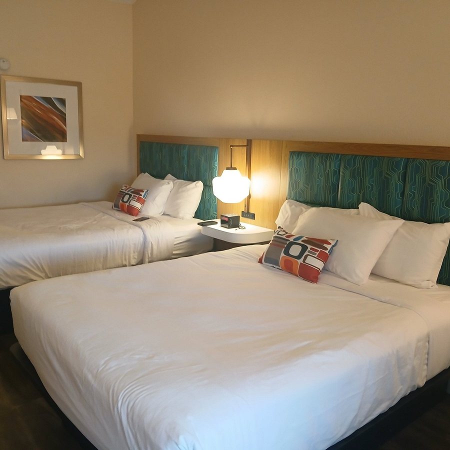 The Tiki Resort By Wynfield — Guest room