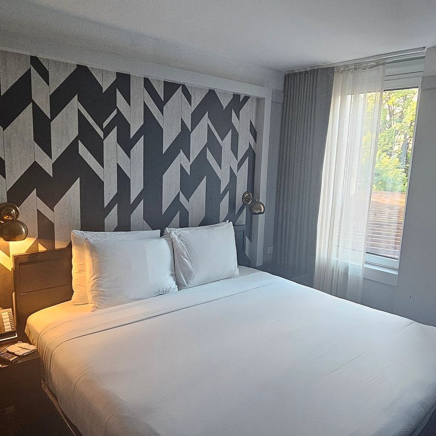 The Tillary Hotel — Guest room