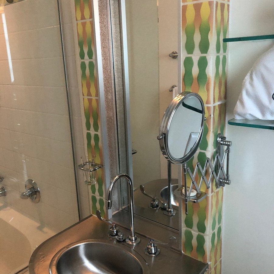The Tony Hotel South Beach Miami Beach Florida — Bathroom