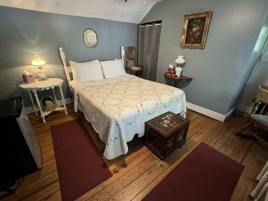 The Town s Inn — Guest room