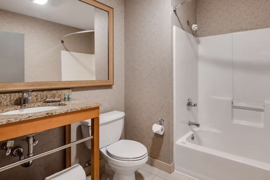 The Trail s End — Bathroom
