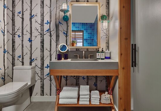The Treehouse Bel Air Los Angeles California — Bathroom