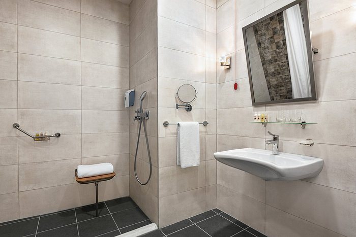 The Trip Hotel Istanbul — Bathroom