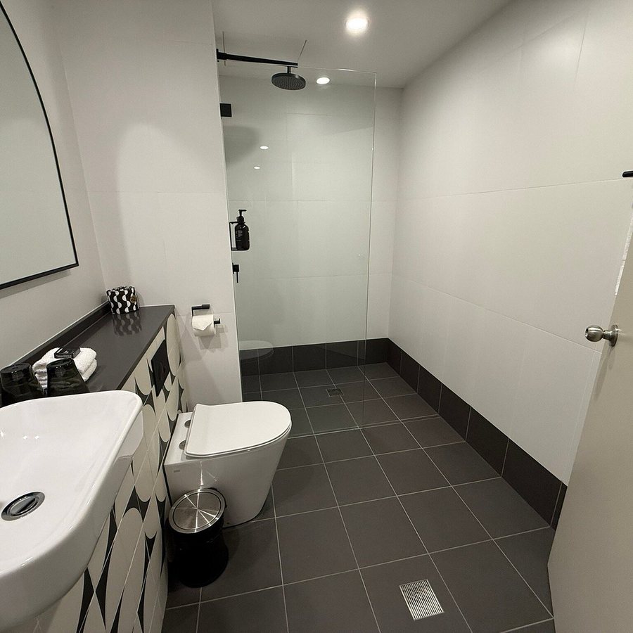 The Ultimo — Bathroom