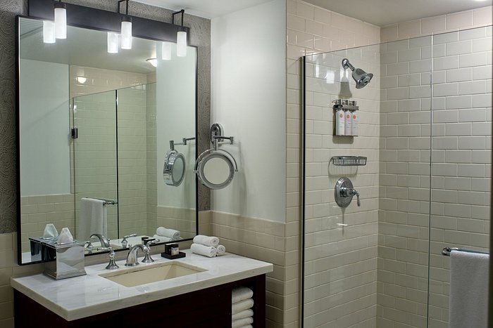 The Union Station Nashville Yards Autograph Collection — Bathroom