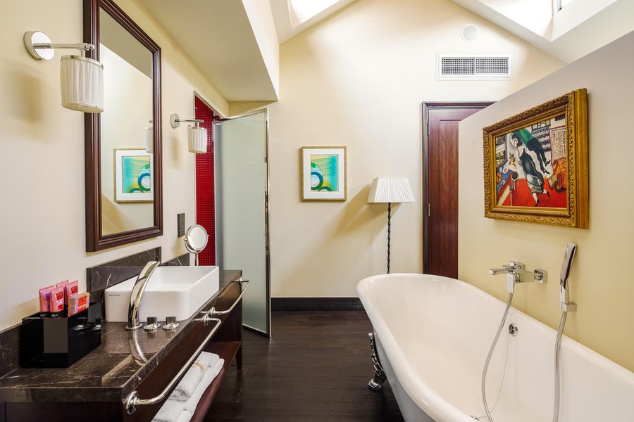 The Vagabond Club Singapore a Tribute Portfolio Hotel — Bathroom
