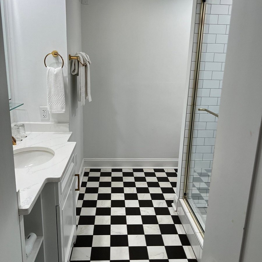 The Vendue Charleston s Art Hotel Charleston South Carolina — Bathroom