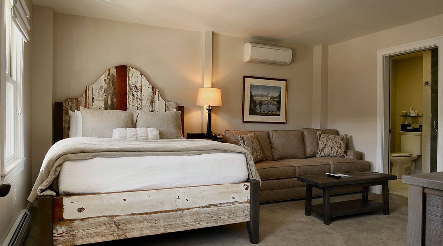 The Vermont House — Guest room
