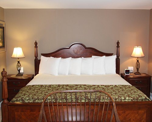 The Vermont Inn — Guest room