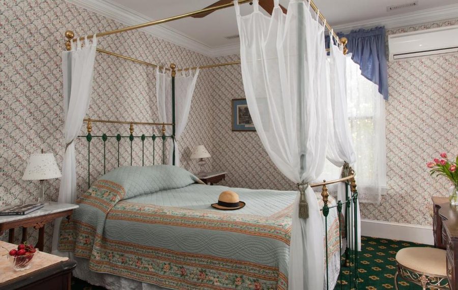 The Victorian — Guest room