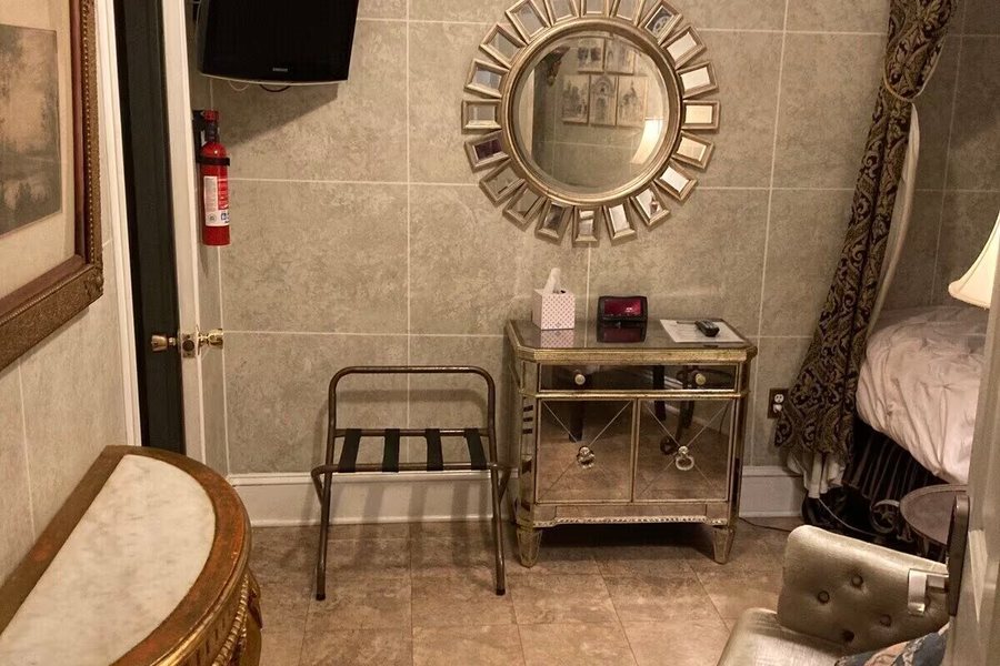 The Villa Toscana Chicago Illinois — Bathroom