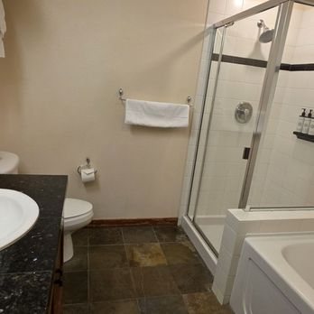 The Village Lodge — Bathroom