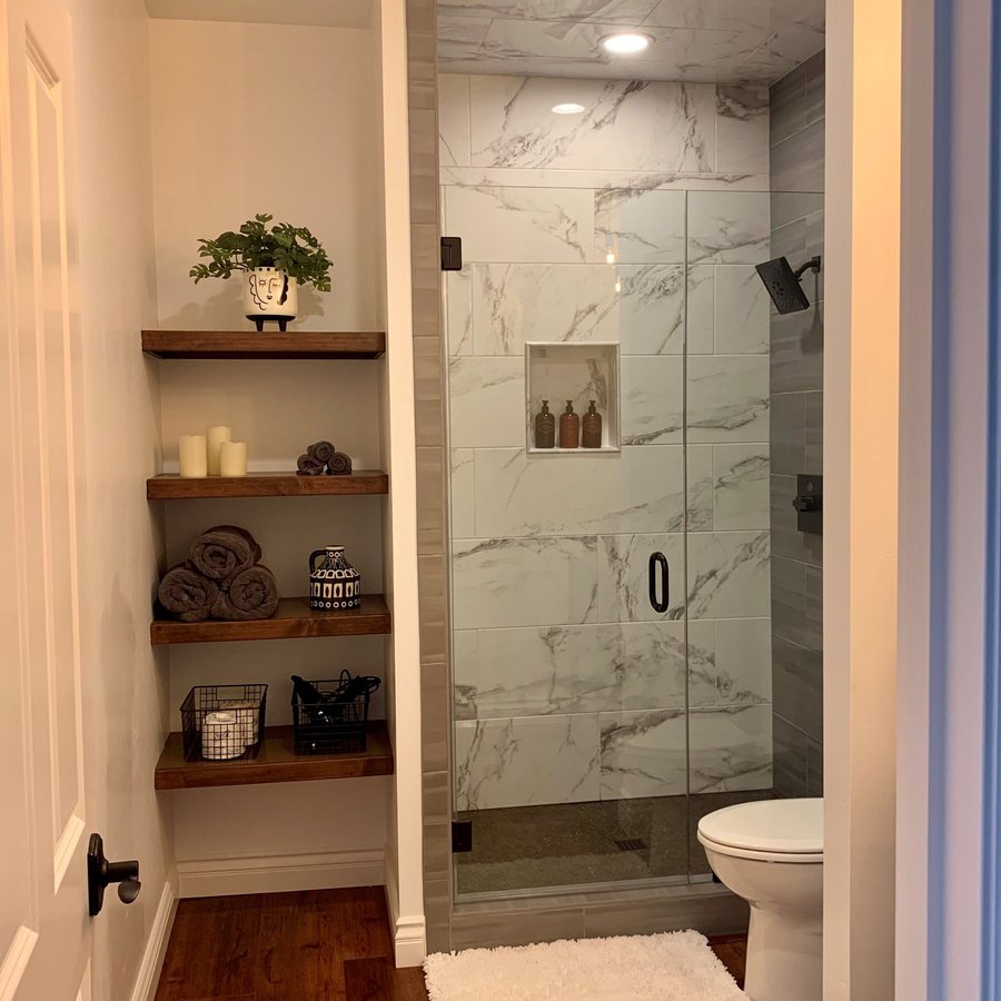 The Vine House Bed Breakfast — Bathroom