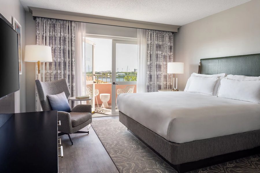 The Vinoy Resort Golf Club Autograph Collection — Guest room