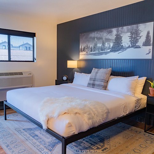 The Vintage Resort Hotel Conference Center — Guest room