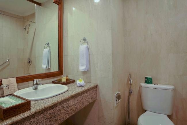 The Vira Bali Boutique Hotel Suite — Bathroom