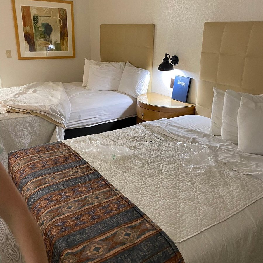 The Virginian Inn — Guest room