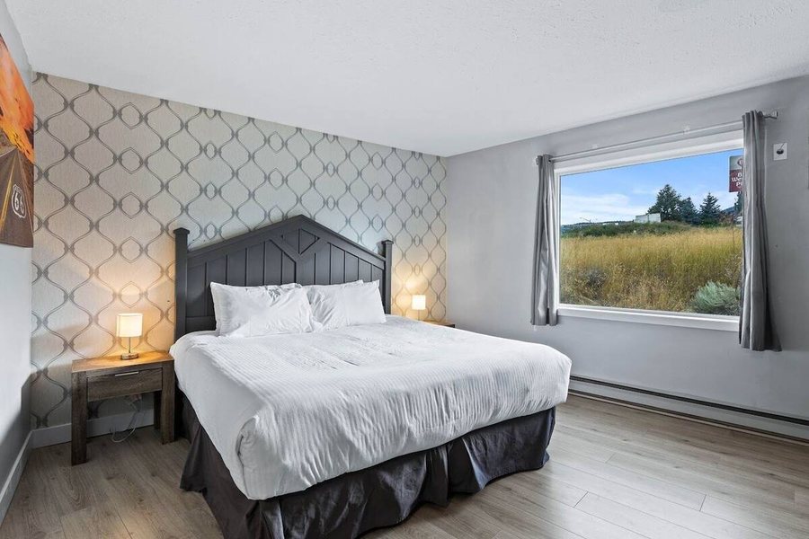 The Vista Inn — Guest room