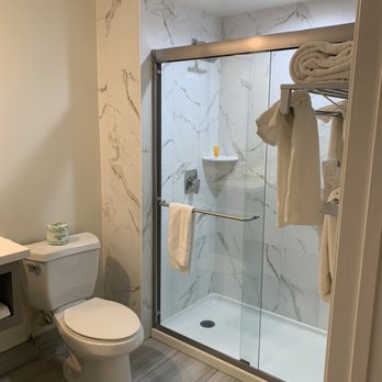 The Volare — Bathroom