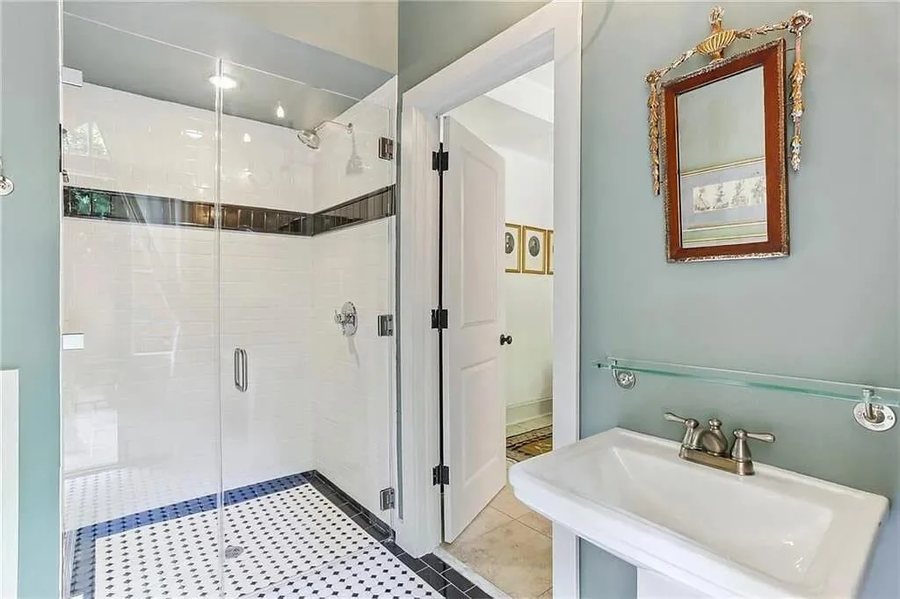 The W G Creole House 1850 — Bathroom