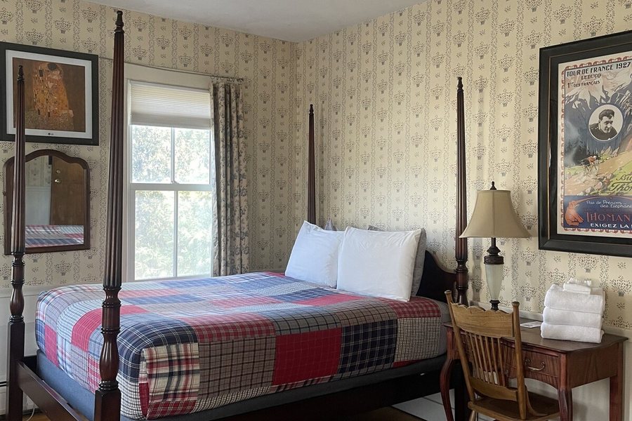 The Waitsfield Inn — Guest room