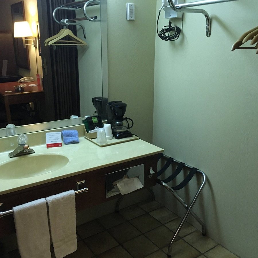 The Wanderoo Lodge — Bathroom