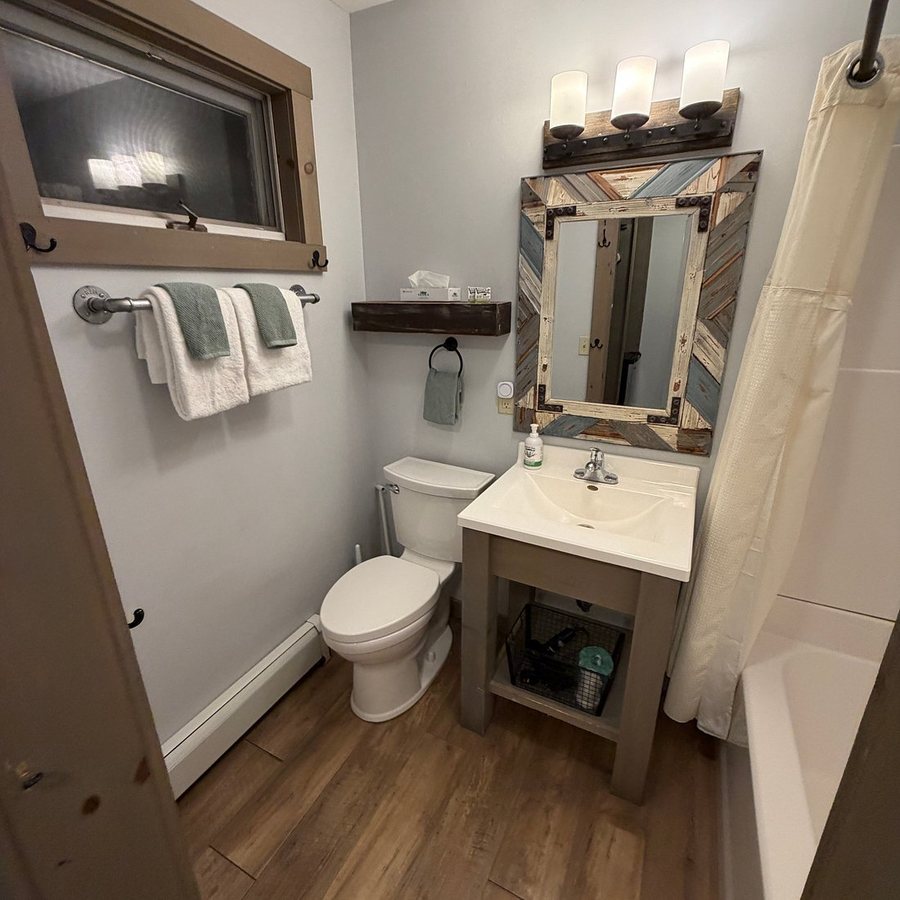 The Warren Lodge — Bathroom