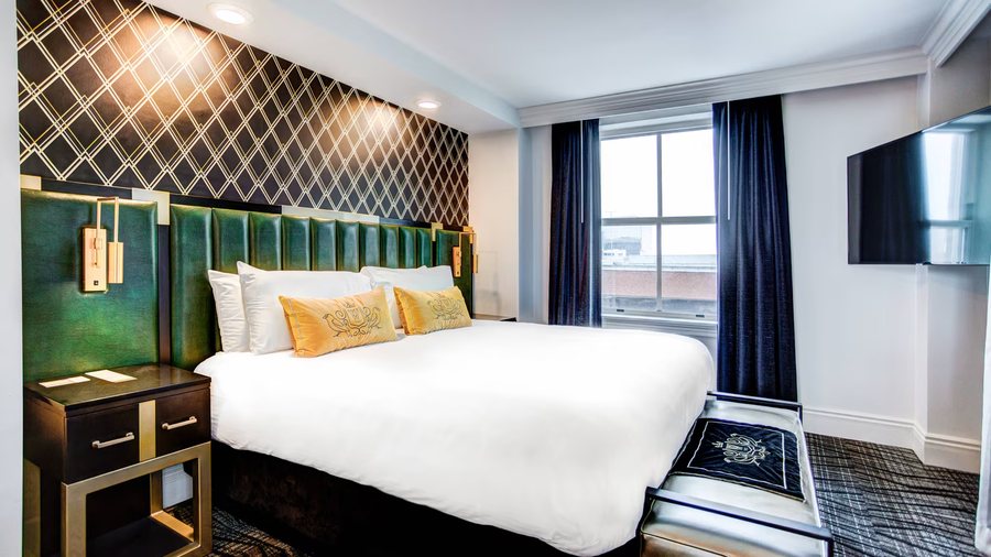 The Warrior Hotel Autograph Collection — Guest room