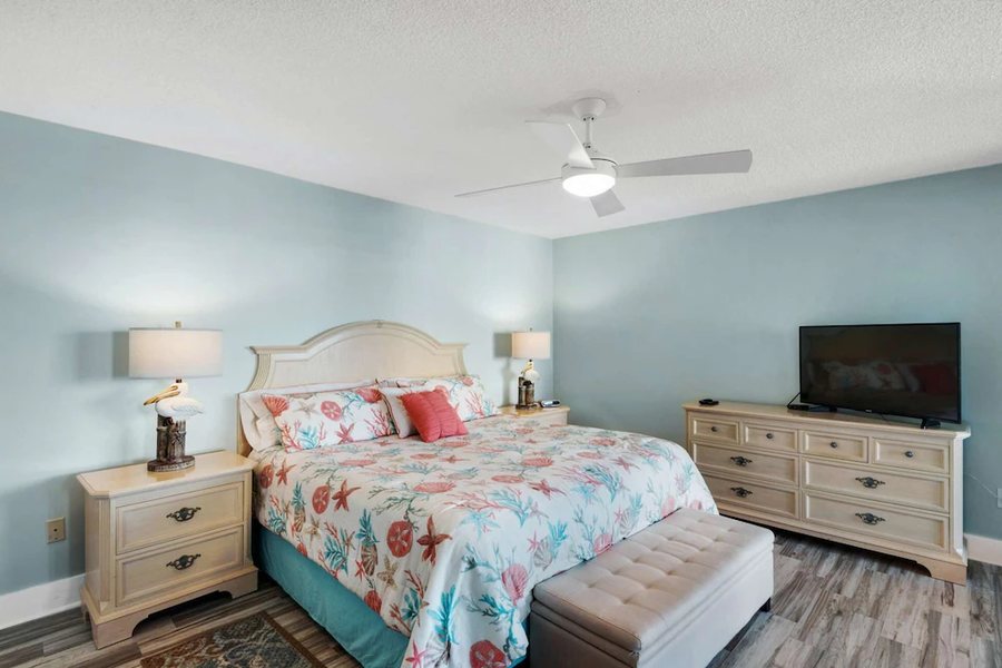 The Watercrest — Guest room