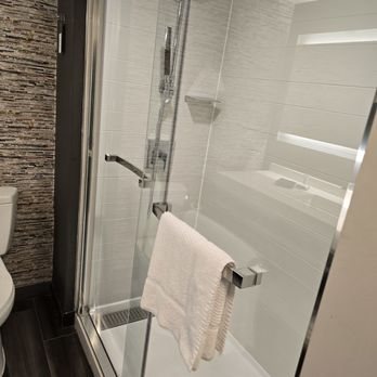 The Waterfront Hotel — Bathroom