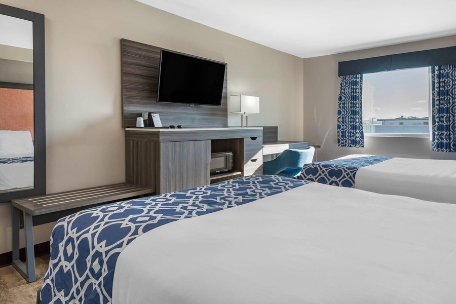 The Waves Hotel Ascend Hotel Collection — Guest room