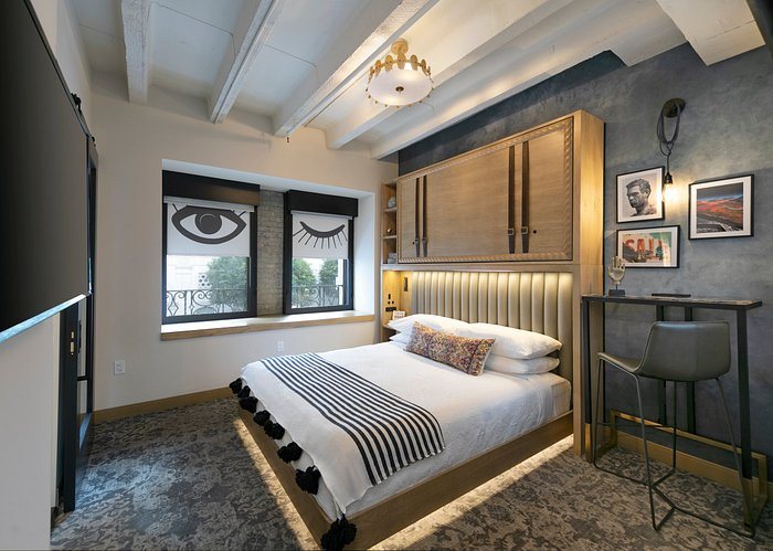 The Wayfarer Downtown LA Los Angeles California — Guest room