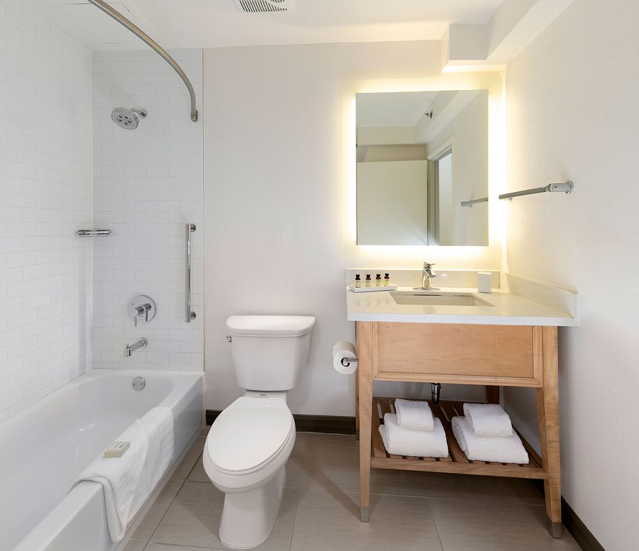 The Wayfarer San Diego — Bathroom