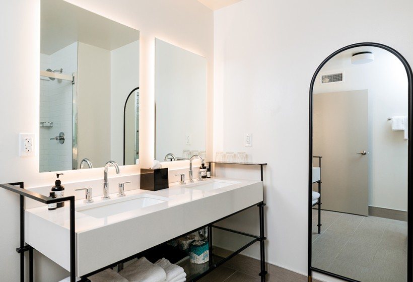 The Waynesville Inn And Golf Club — Bathroom