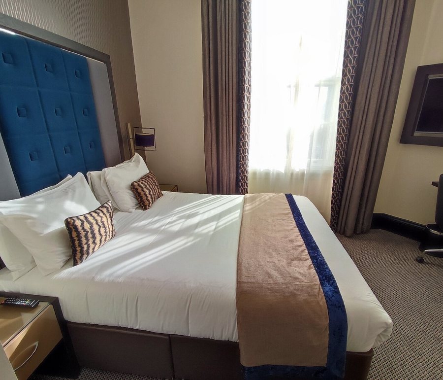The Westbourne Hyde Park Hotel London — Guest room