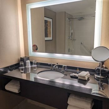 The Westin Baltimore Washington Airport BWI — Bathroom