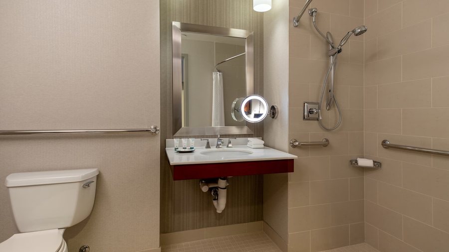 The Westin Chicago Lombard — Bathroom