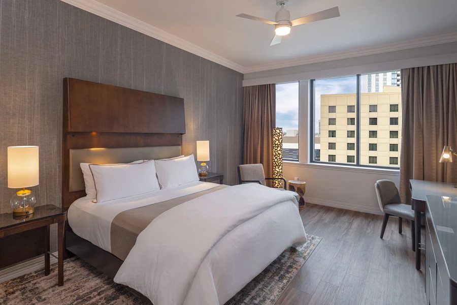 The Westin Houston Downtown — Guest room