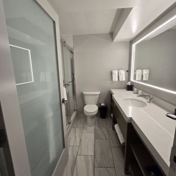 The Westin Indianapolis — Bathroom